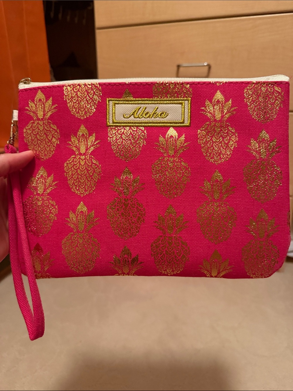 ALOHAS Pink Wristlet with Gold Pineapple Print